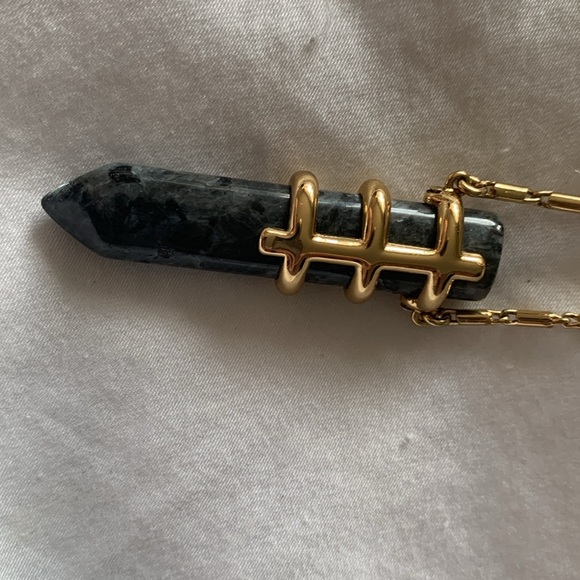 Crystal necklace - Picture 2 of 2